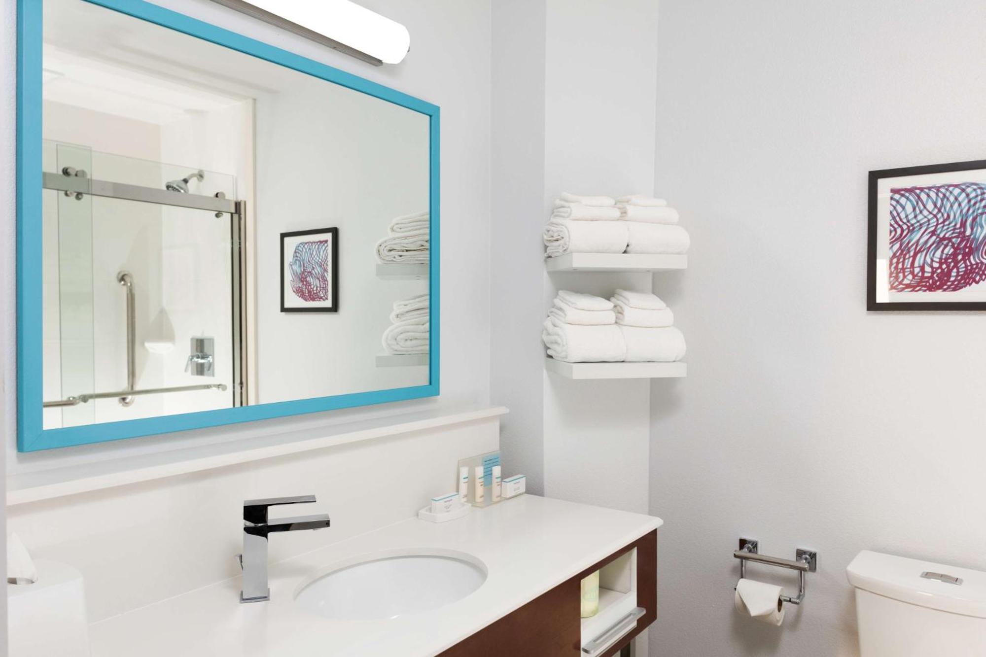 Hotel Hampton By Hilton Concord/bow