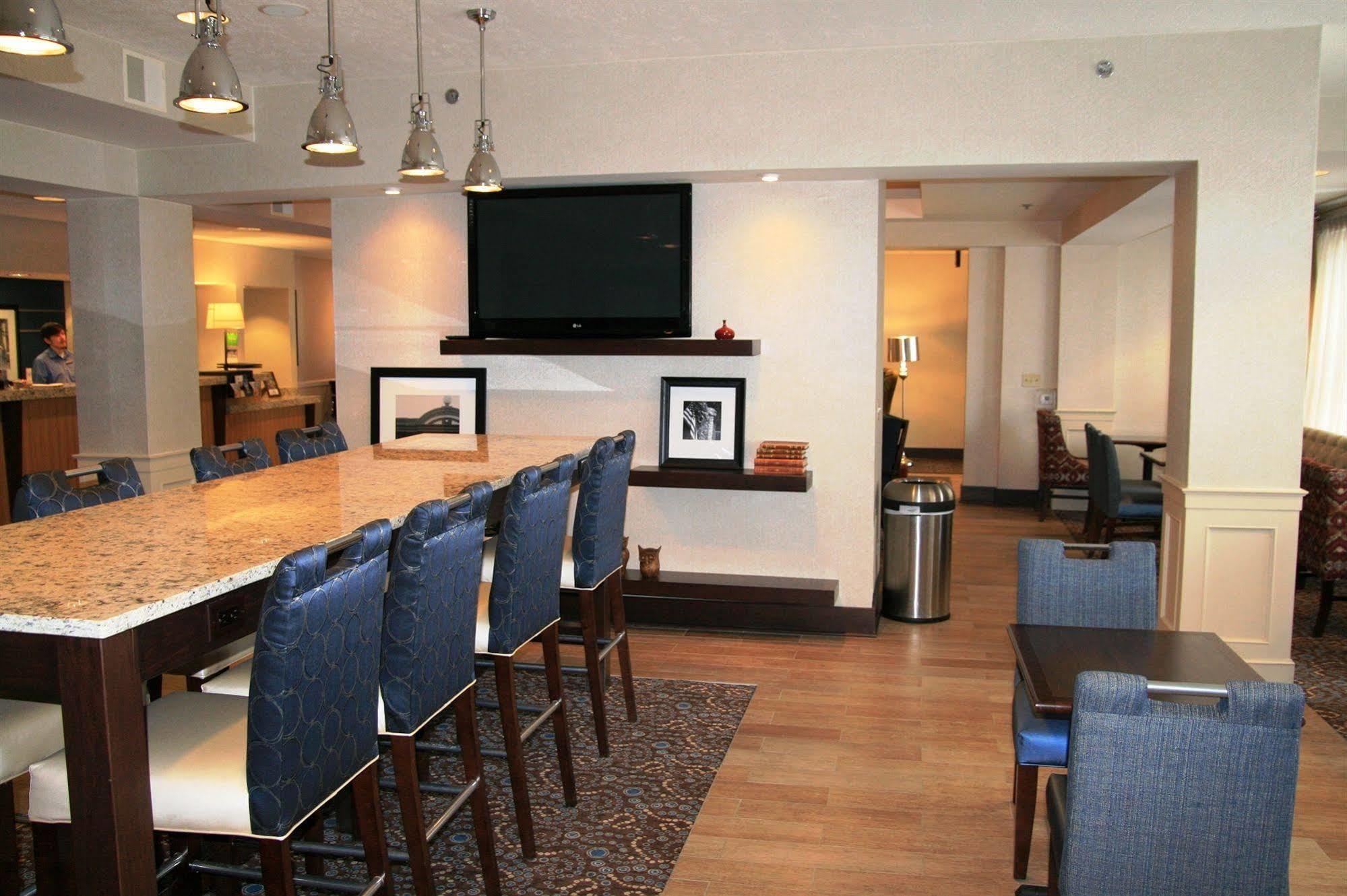 Hampton By Hilton Concord/bow 3*