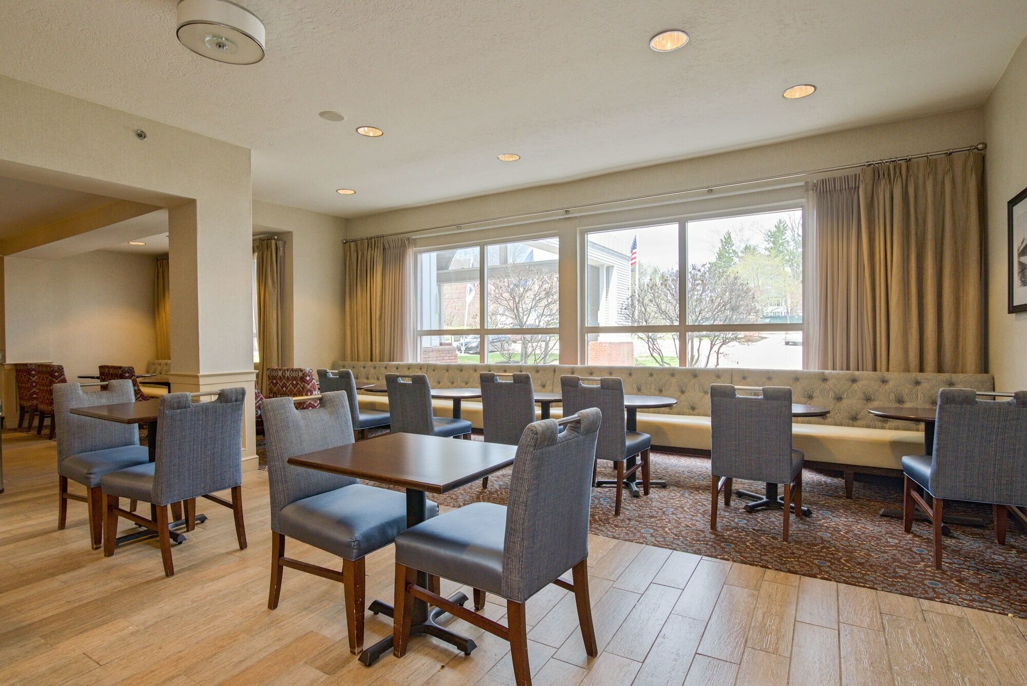 Hotel Hampton By Hilton Concord/bow 3*